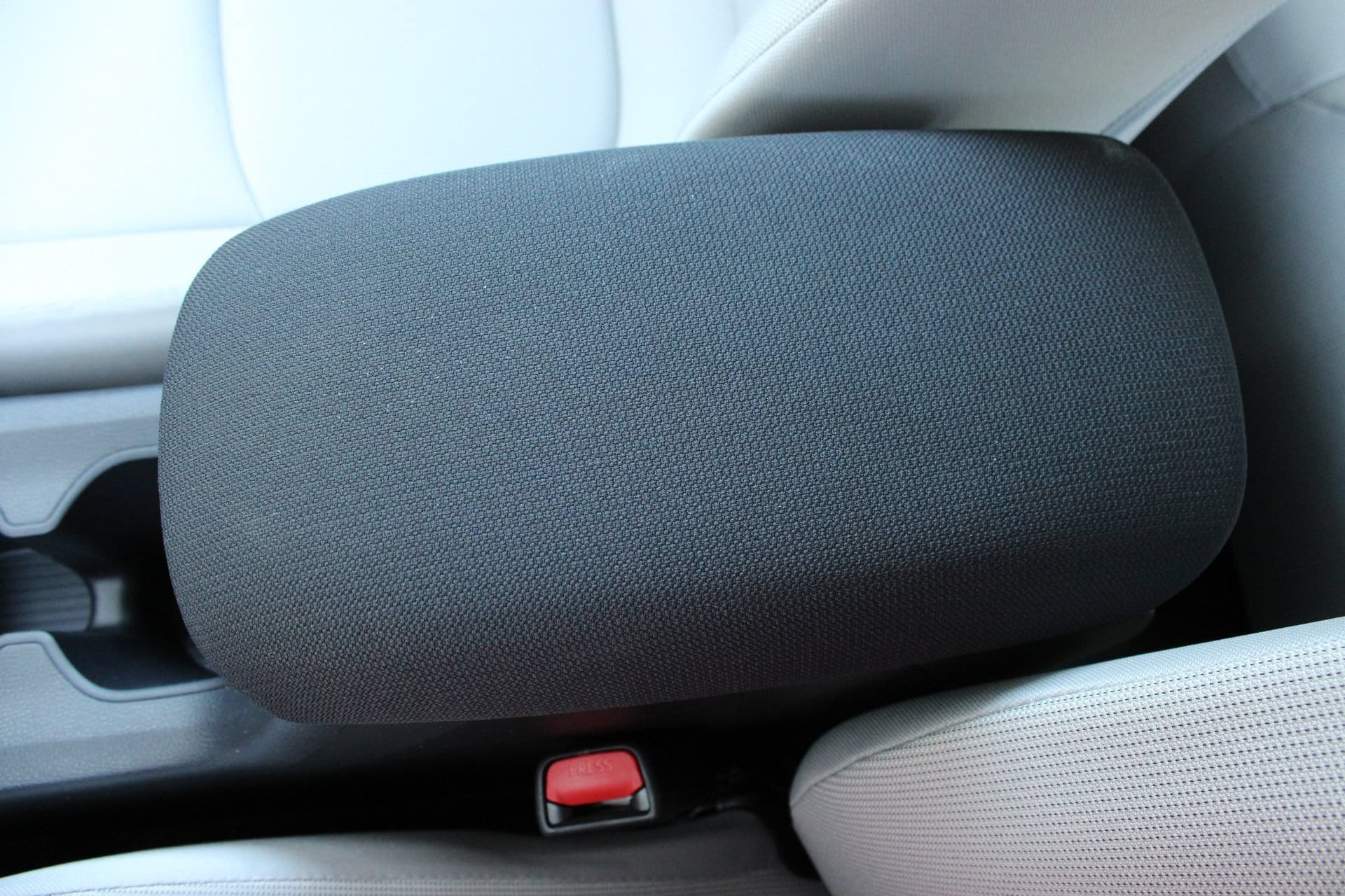 2026 Toyota Corolla Cross L - Photo 40