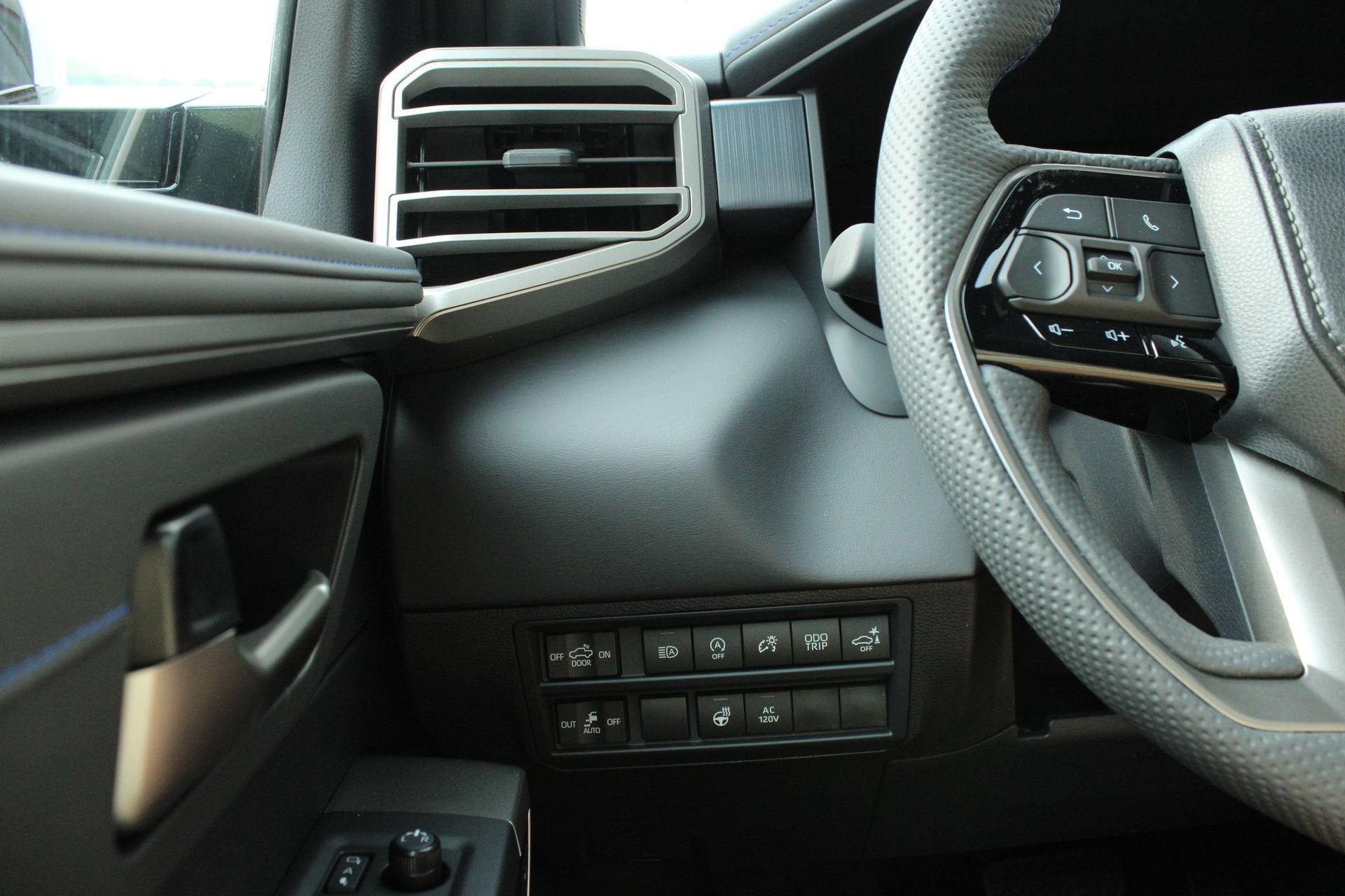 2026 Toyota Tundra Platinum - Photo 34