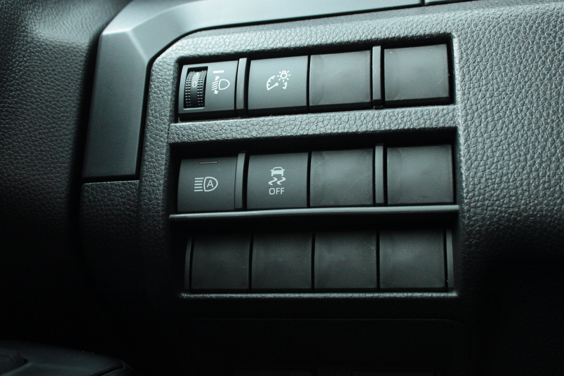 2026 Toyota Tacoma SR - Photo 29