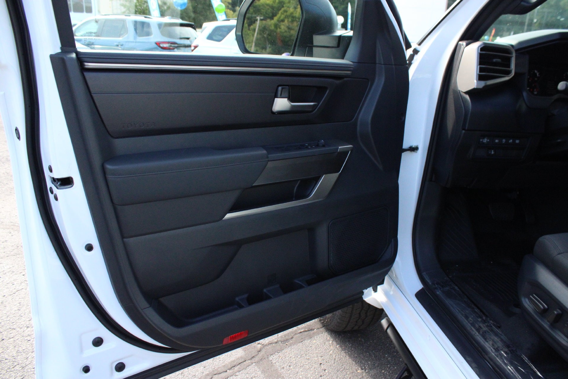 2026 Toyota Tundra SR5 - Photo 12