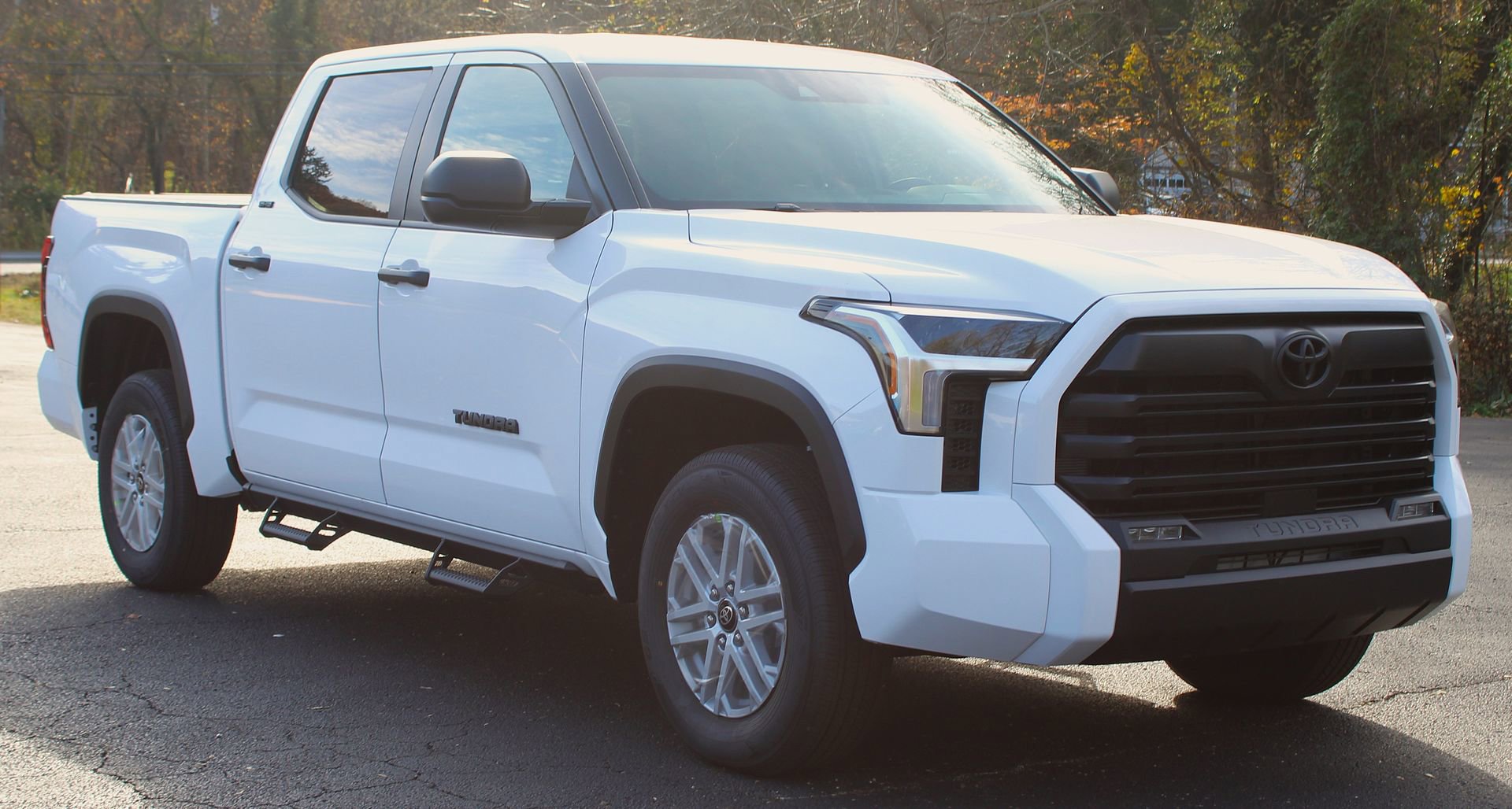 2026 Toyota Tundra SR5 CrewMax photo 3