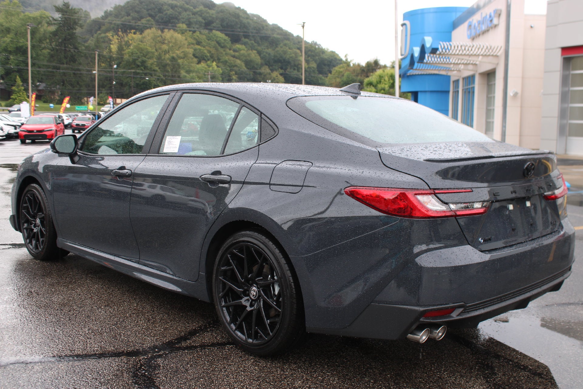 2026 Toyota Camry SE - Photo 8