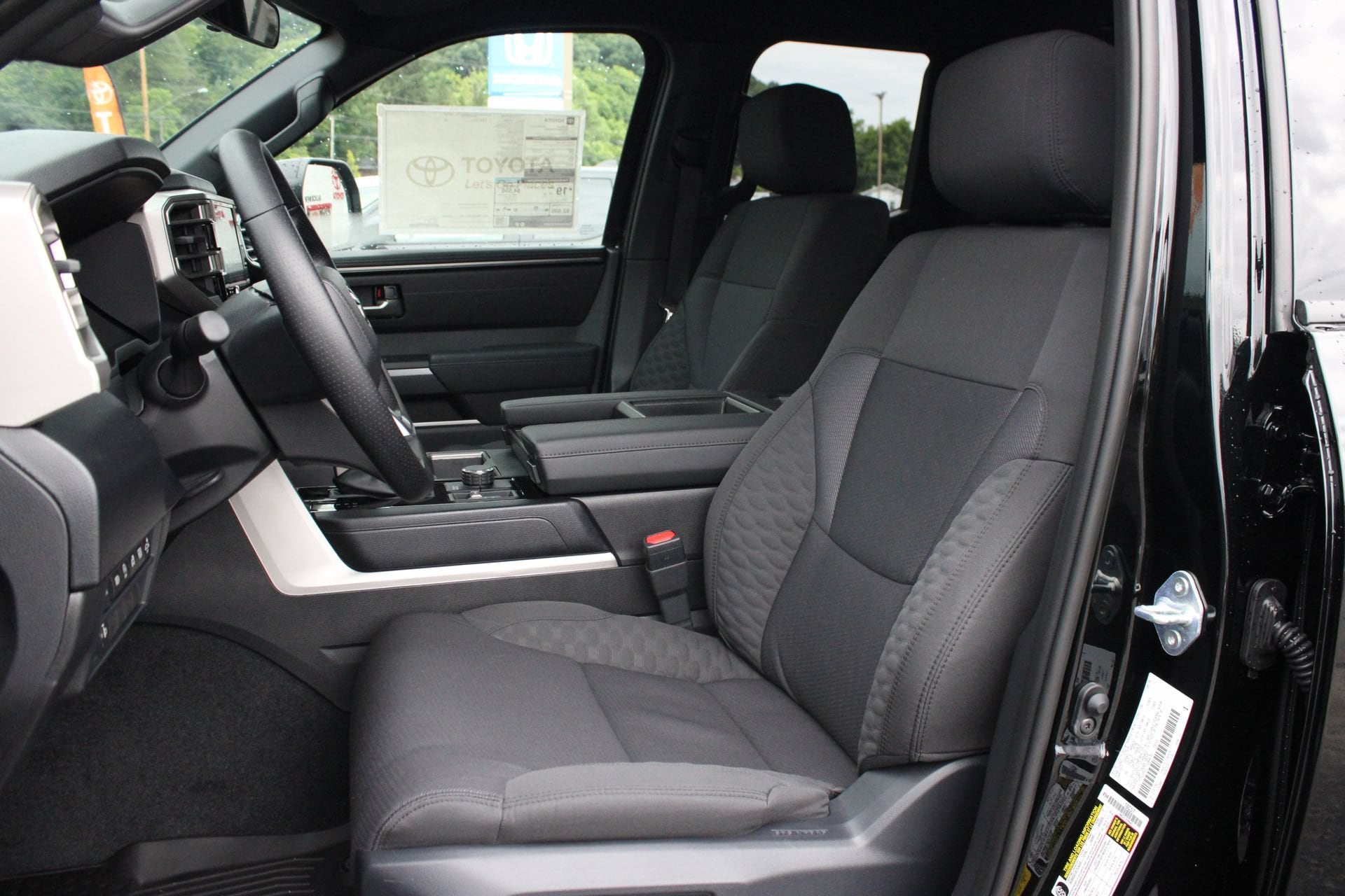 2026 Toyota Tundra SR5 - Photo 18