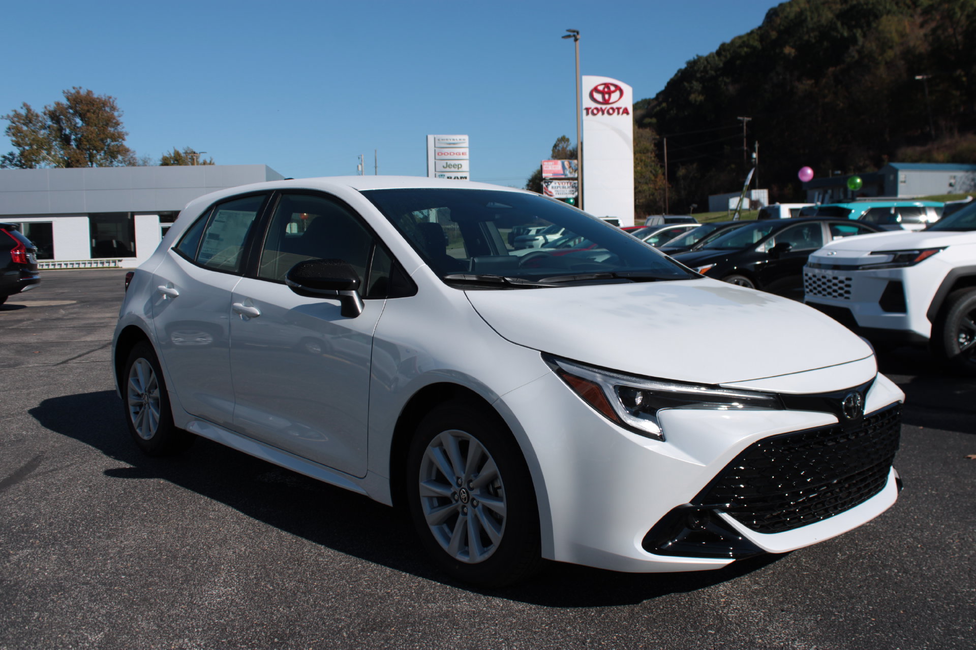 New 2027 Toyota Corolla Hatchback SE Hatchback