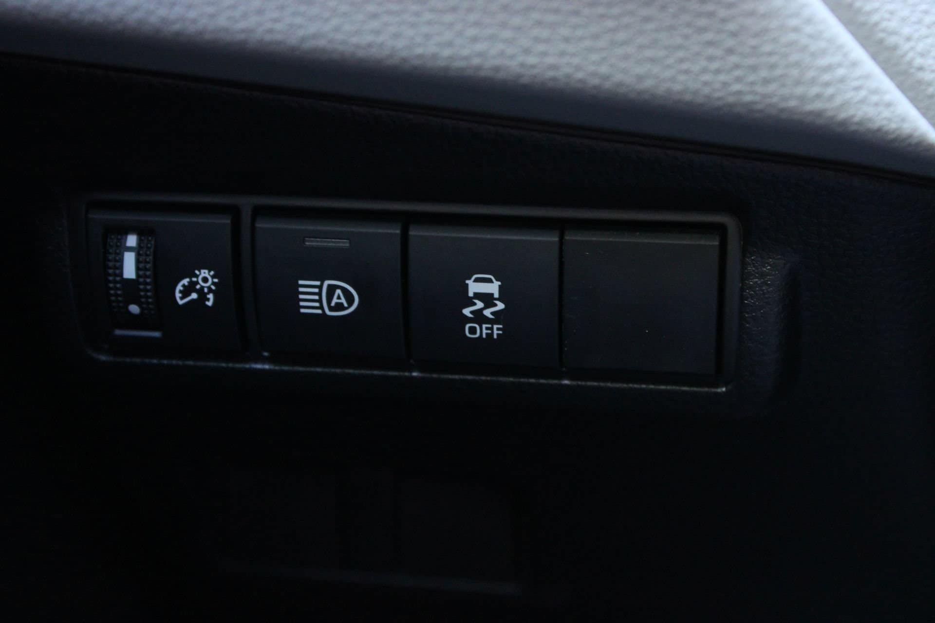 2026 Toyota Corolla Cross L - Photo 23