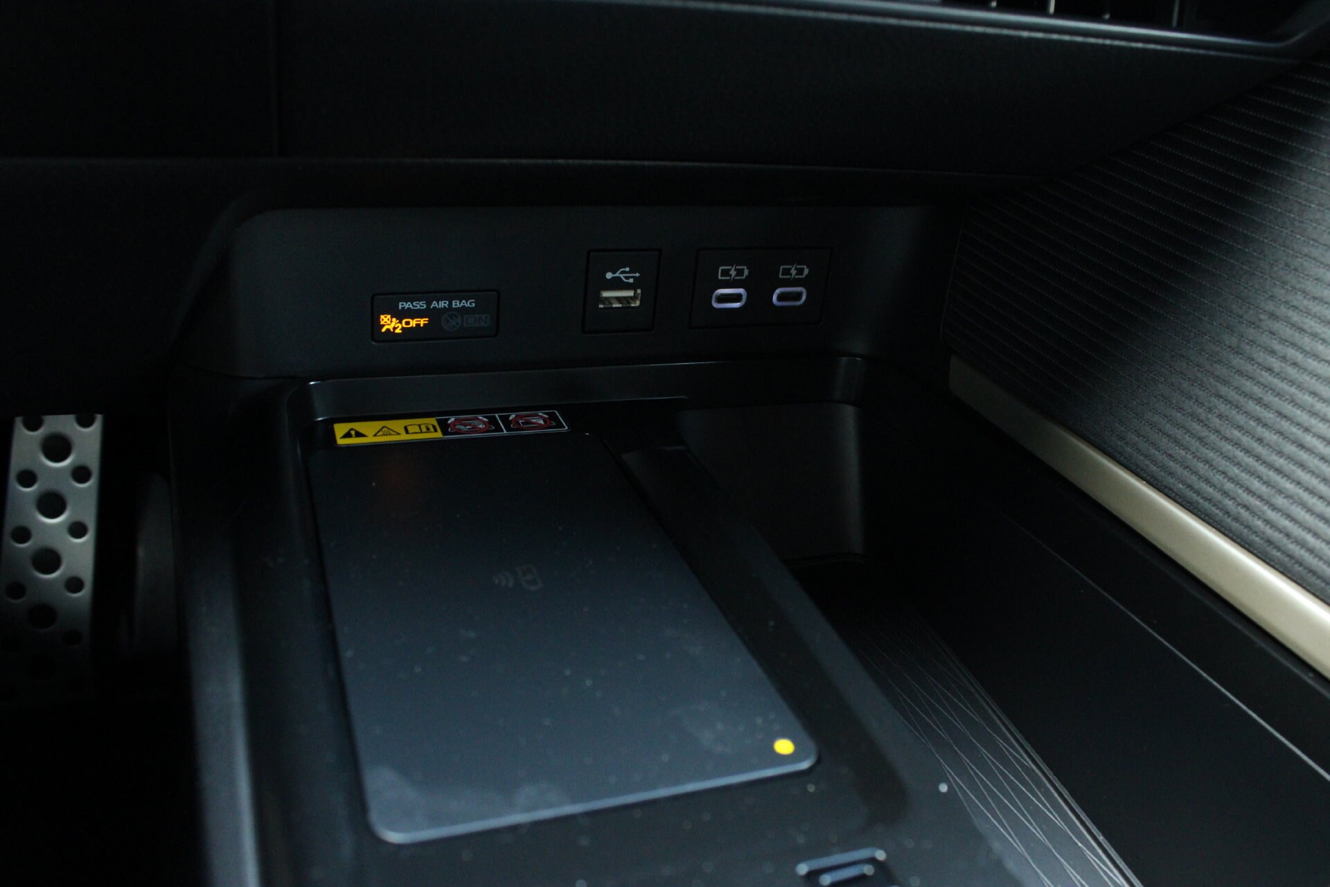 2026 Toyota Camry SE - Photo 37