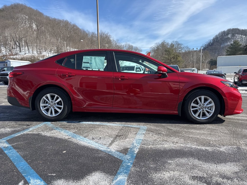 New 2025 Toyota Camry LE Sedan
