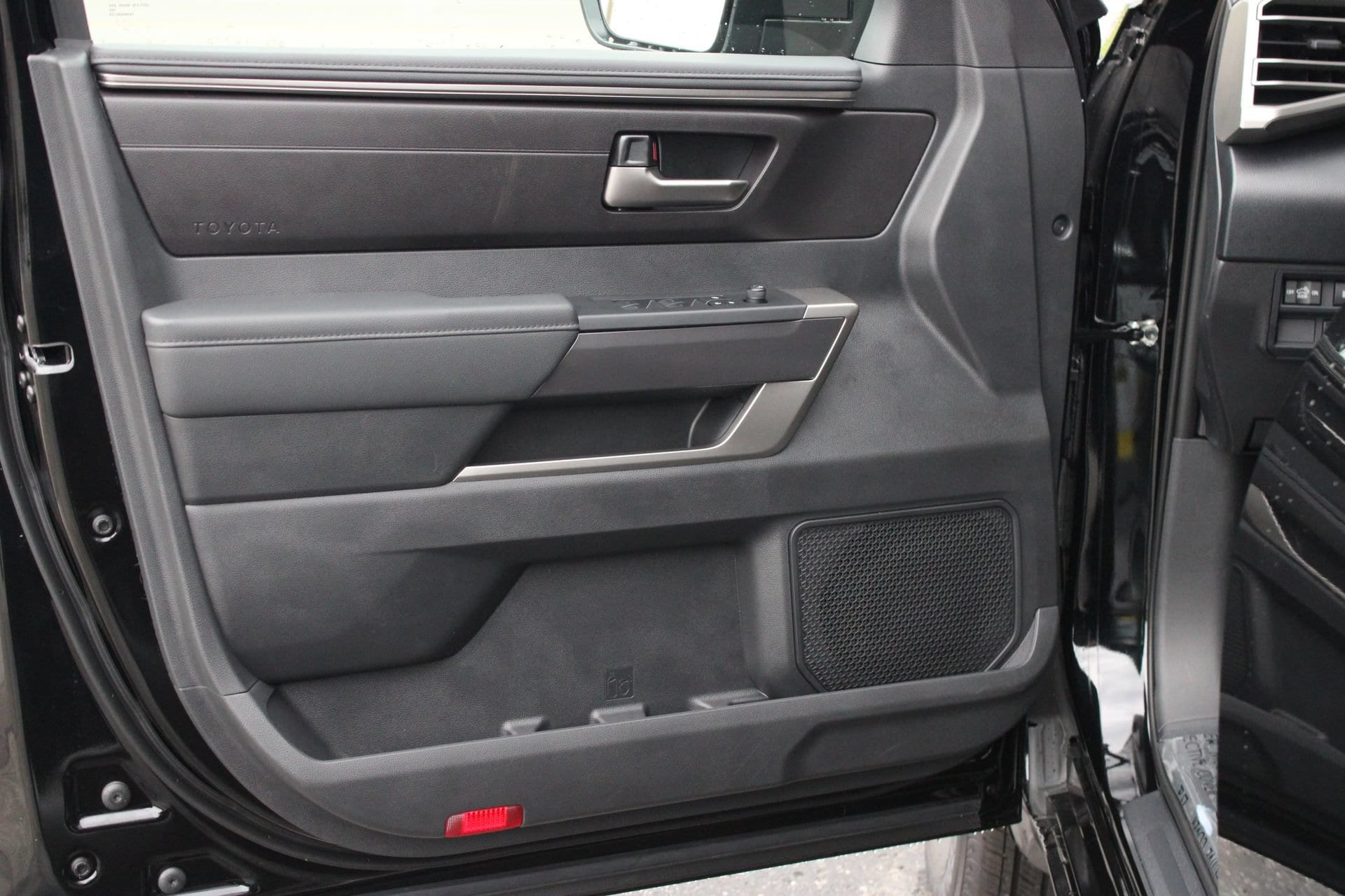 2026 Toyota Tundra SR5 - Photo 14