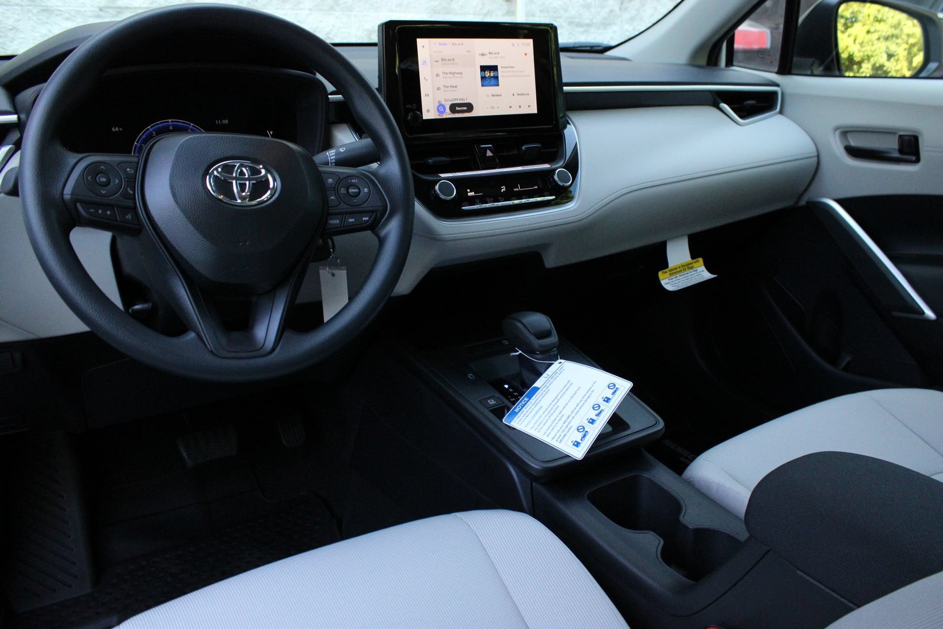 2026 Toyota Corolla Cross L - Photo 20