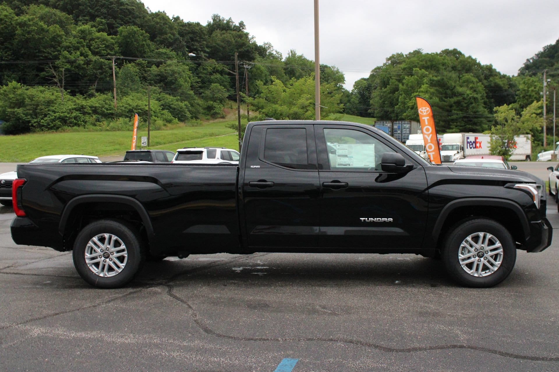 2026 Toyota Tundra SR5 - Photo 6