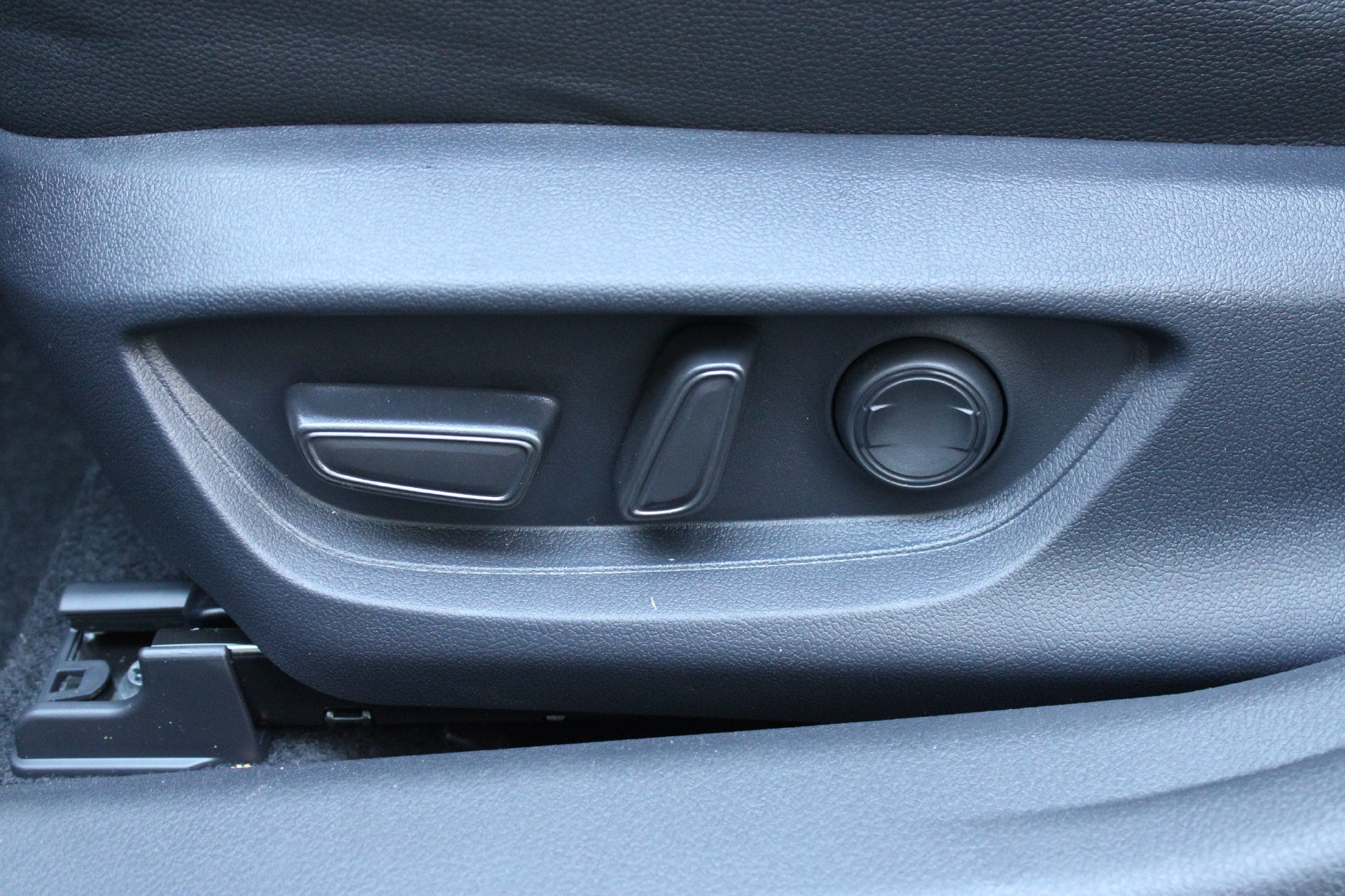 2026 Toyota Camry SE - Photo 13