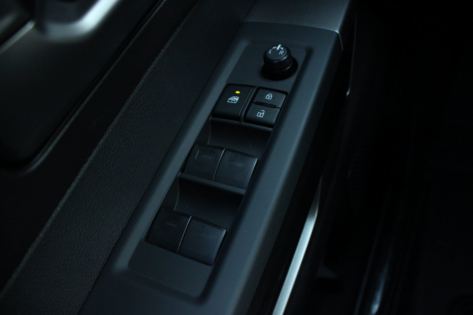 2026 Toyota Tundra SR5 - Photo 21
