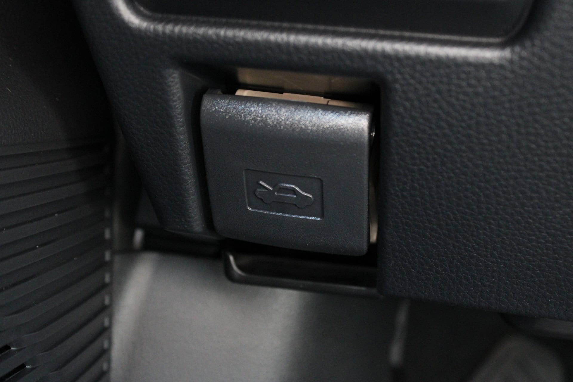 2026 Toyota Prius Plug-in Hybrid XSE Premium - Photo 27
