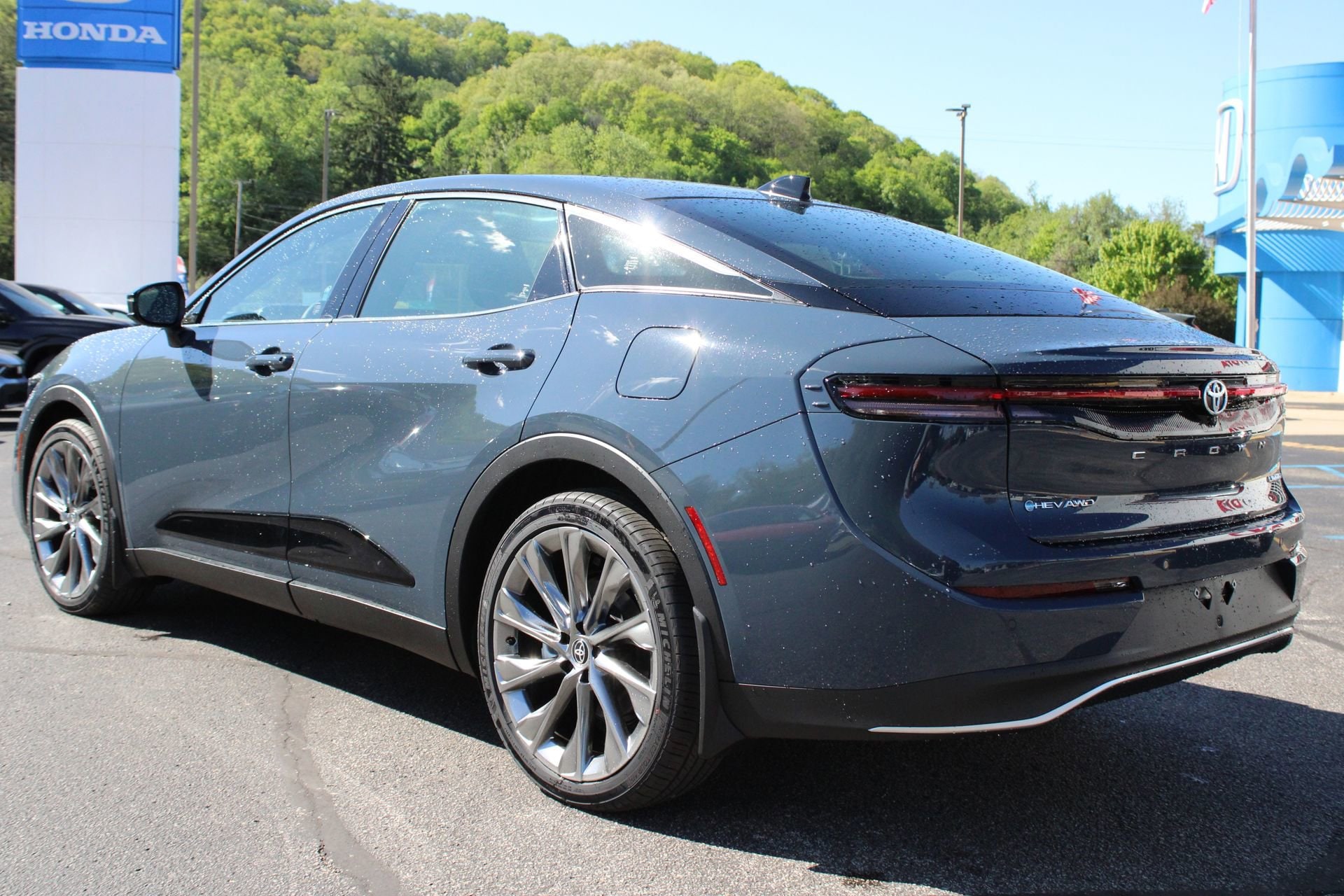 2026 Toyota Crown Limited - Photo 9