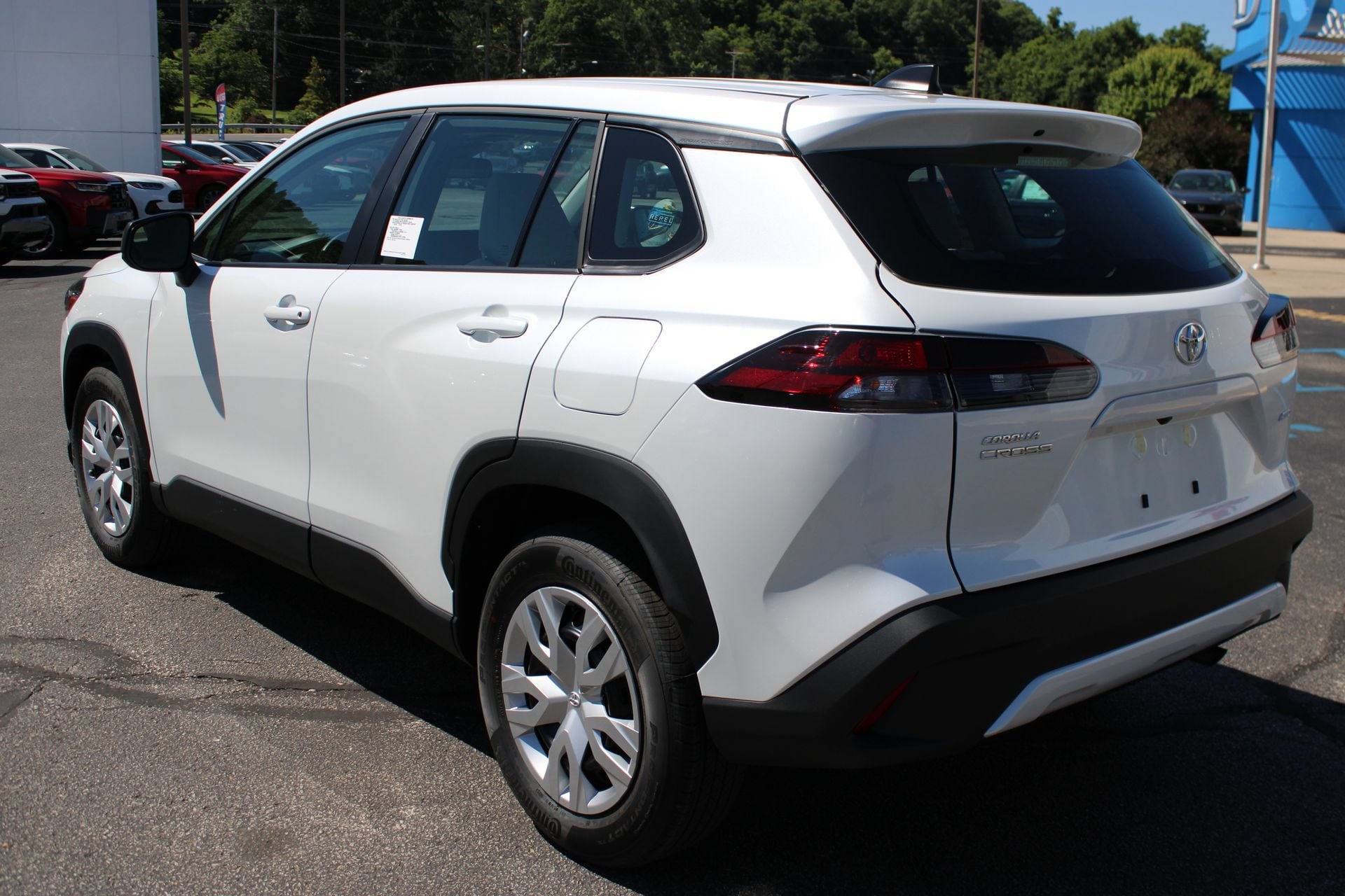 2026 Toyota Corolla Cross L - Photo 9