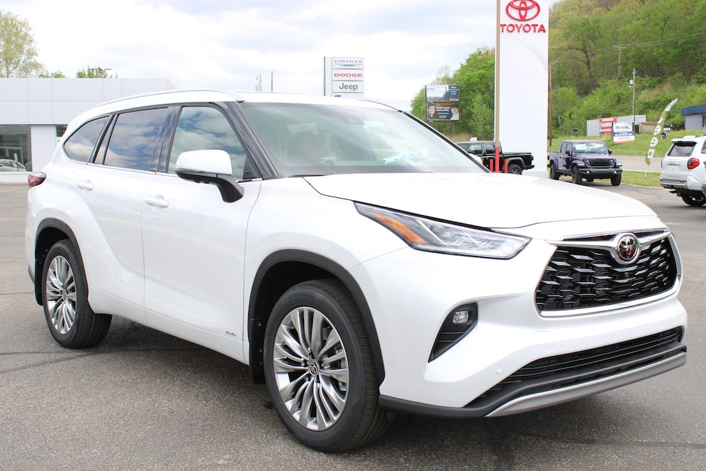 New 2026 Toyota Highlander Hybrid Platinum SUV