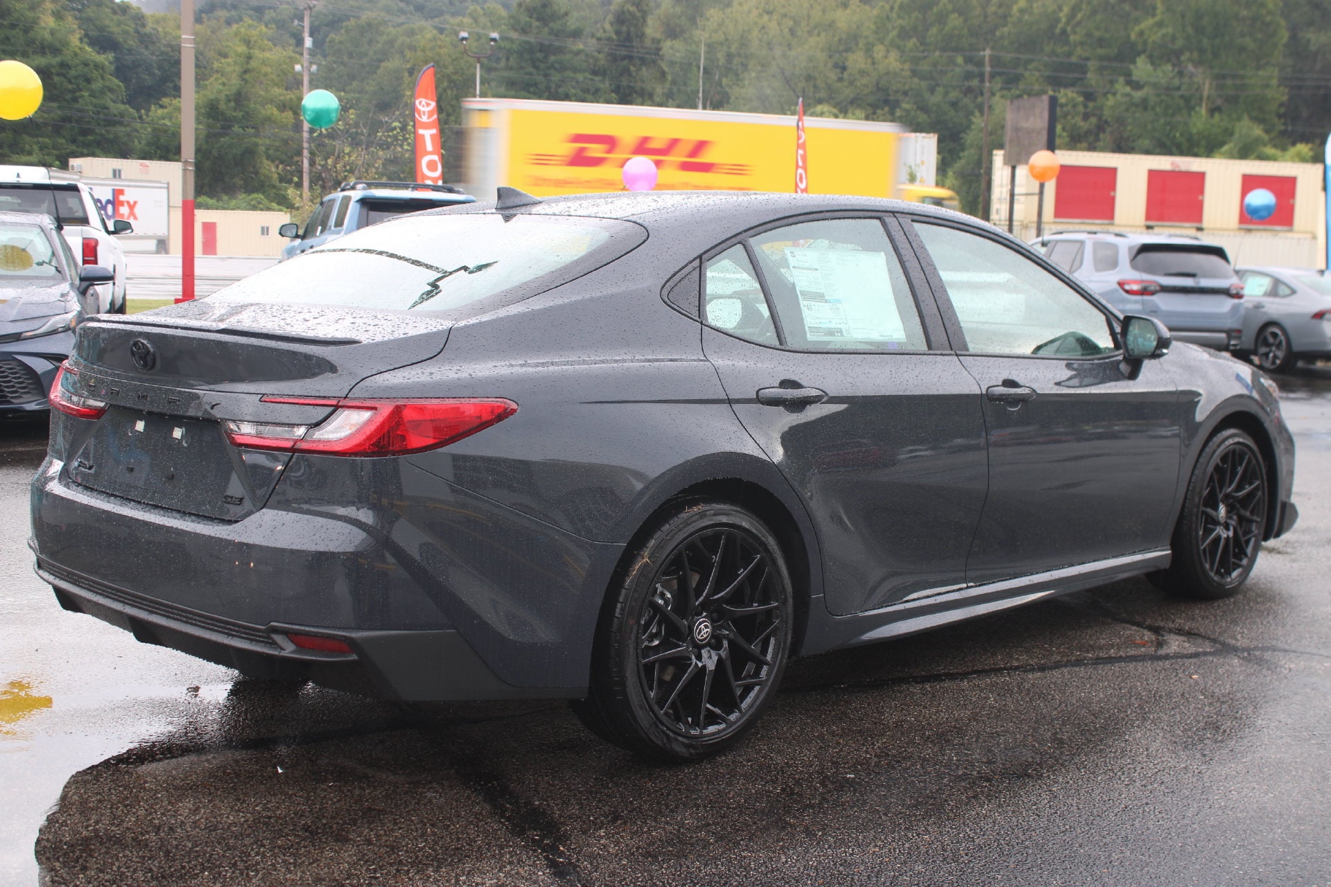 2026 Toyota Camry SE - Photo 6