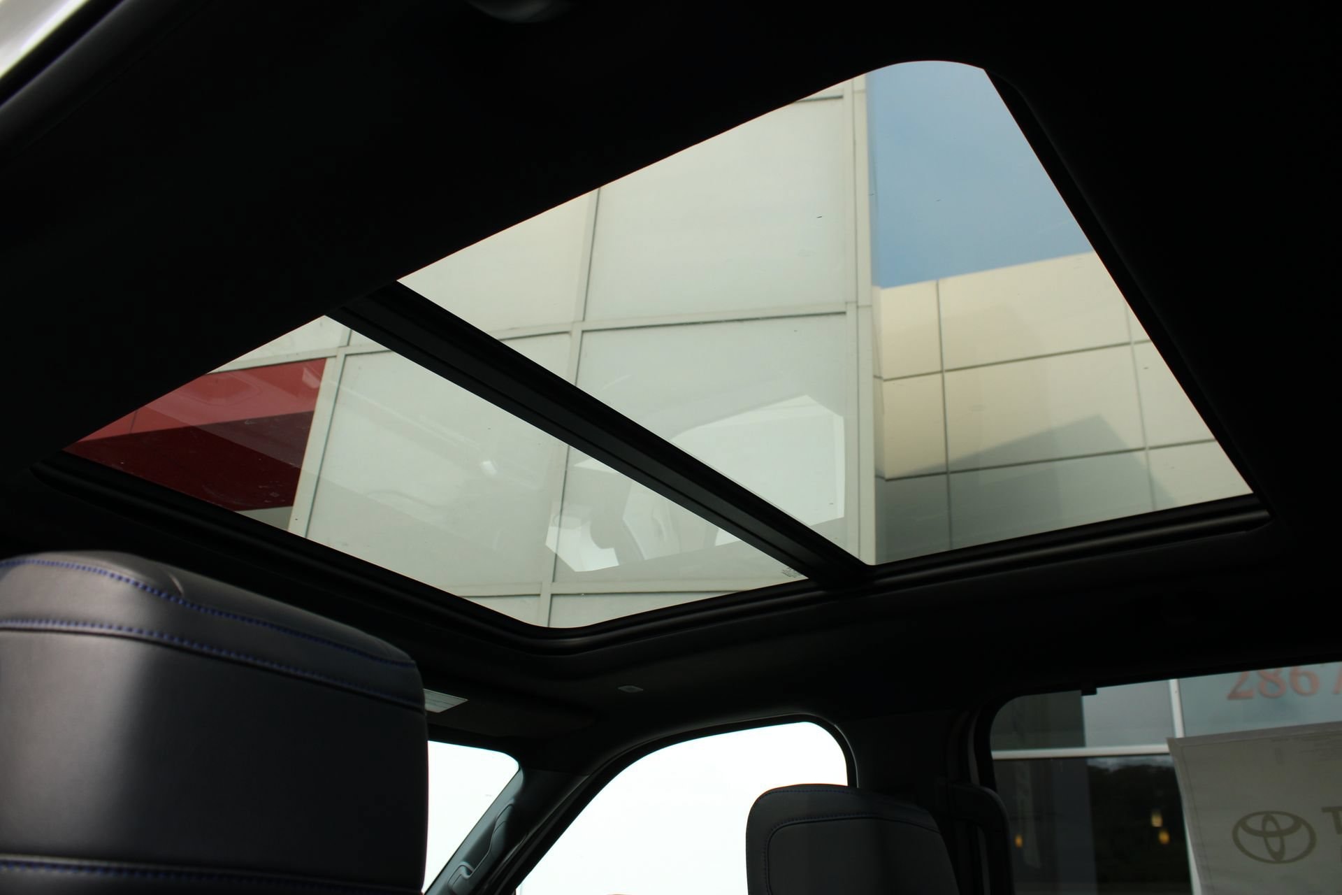 2026 Toyota Tundra Platinum - Photo 28