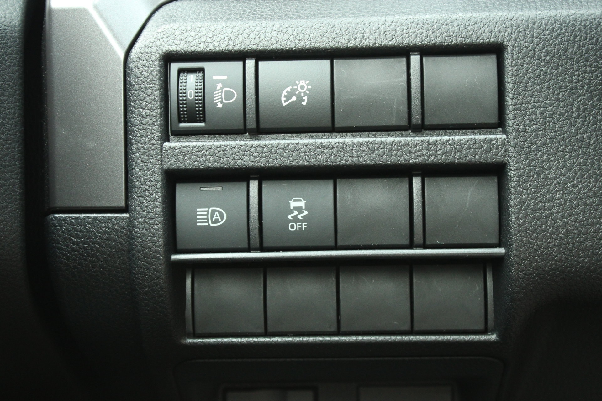 2026 Toyota Tacoma SR5 - Photo 27
