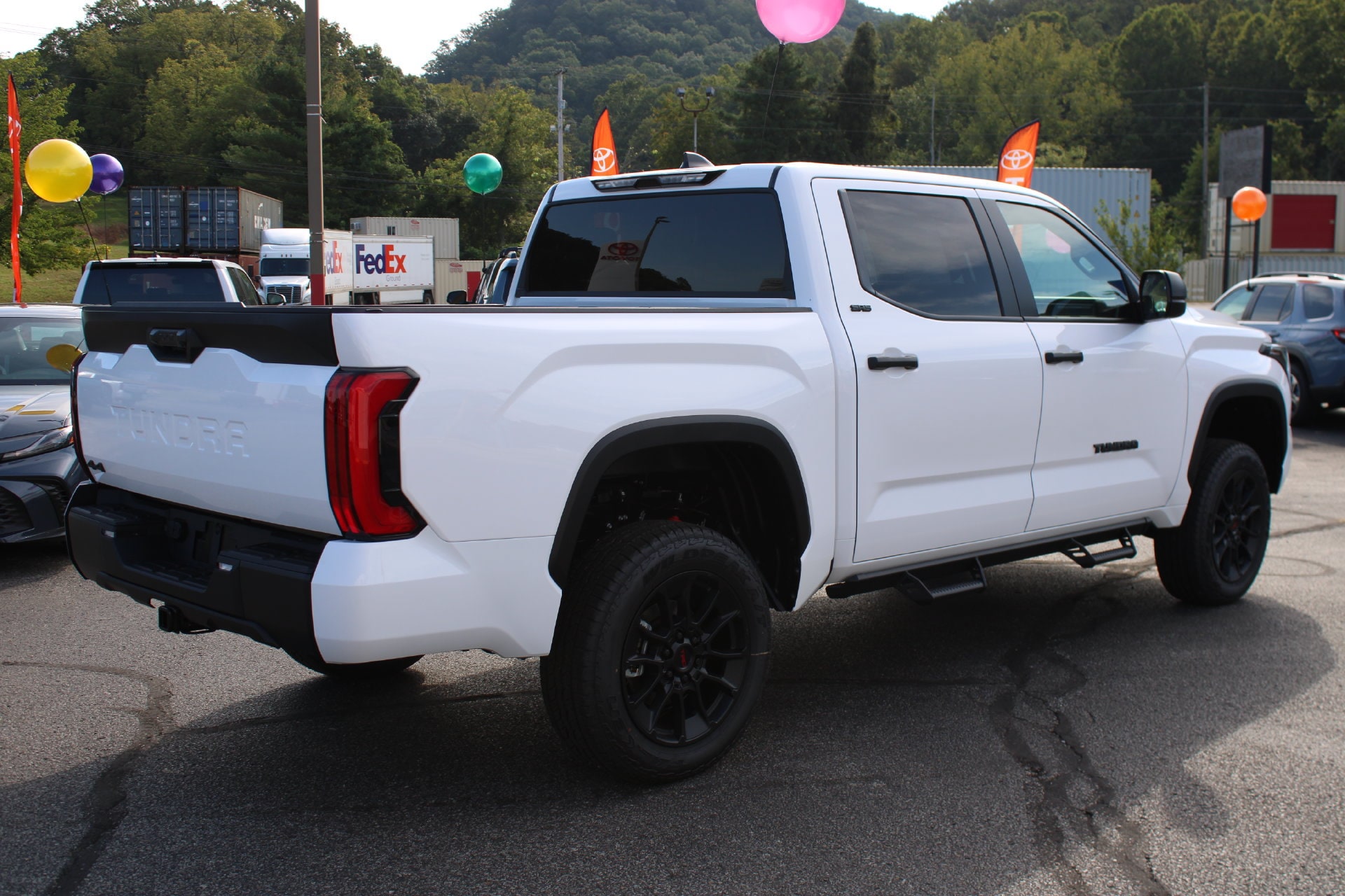2026 Toyota Tundra SR5 - Photo 6