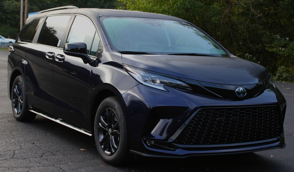 New 2025 Toyota Sienna XSE Van Passenger Van