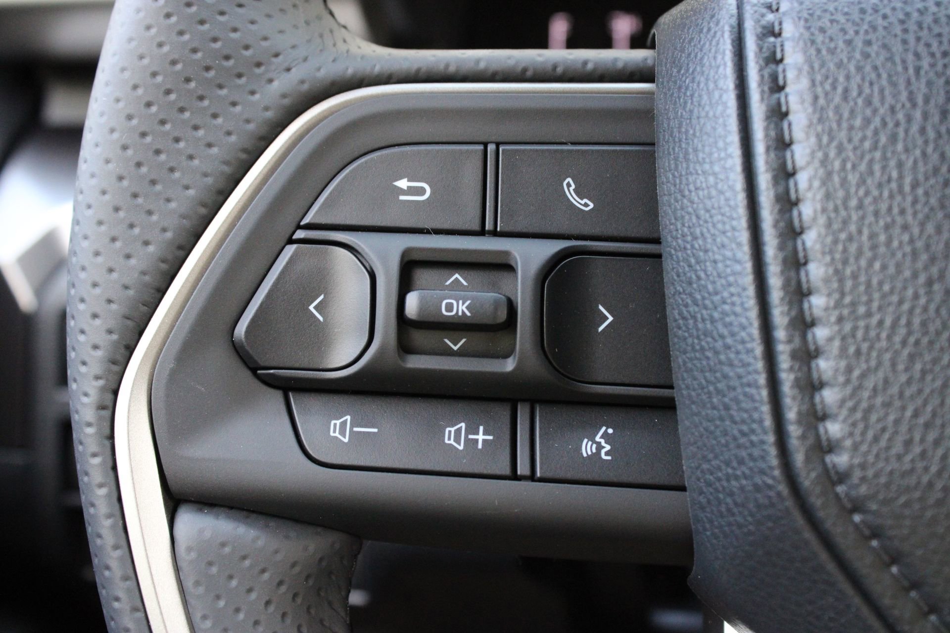 2026 Toyota 4Runner SR5 - Photo 24