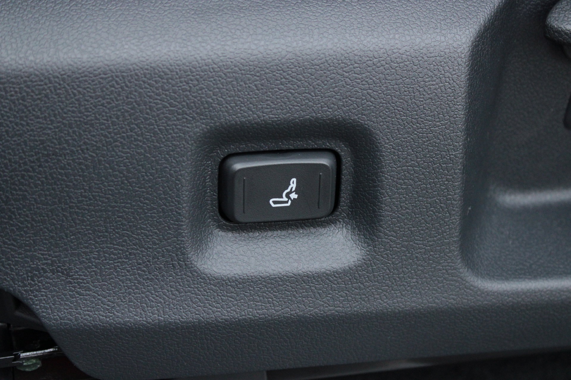 2026 Toyota Tacoma SR - Photo 16