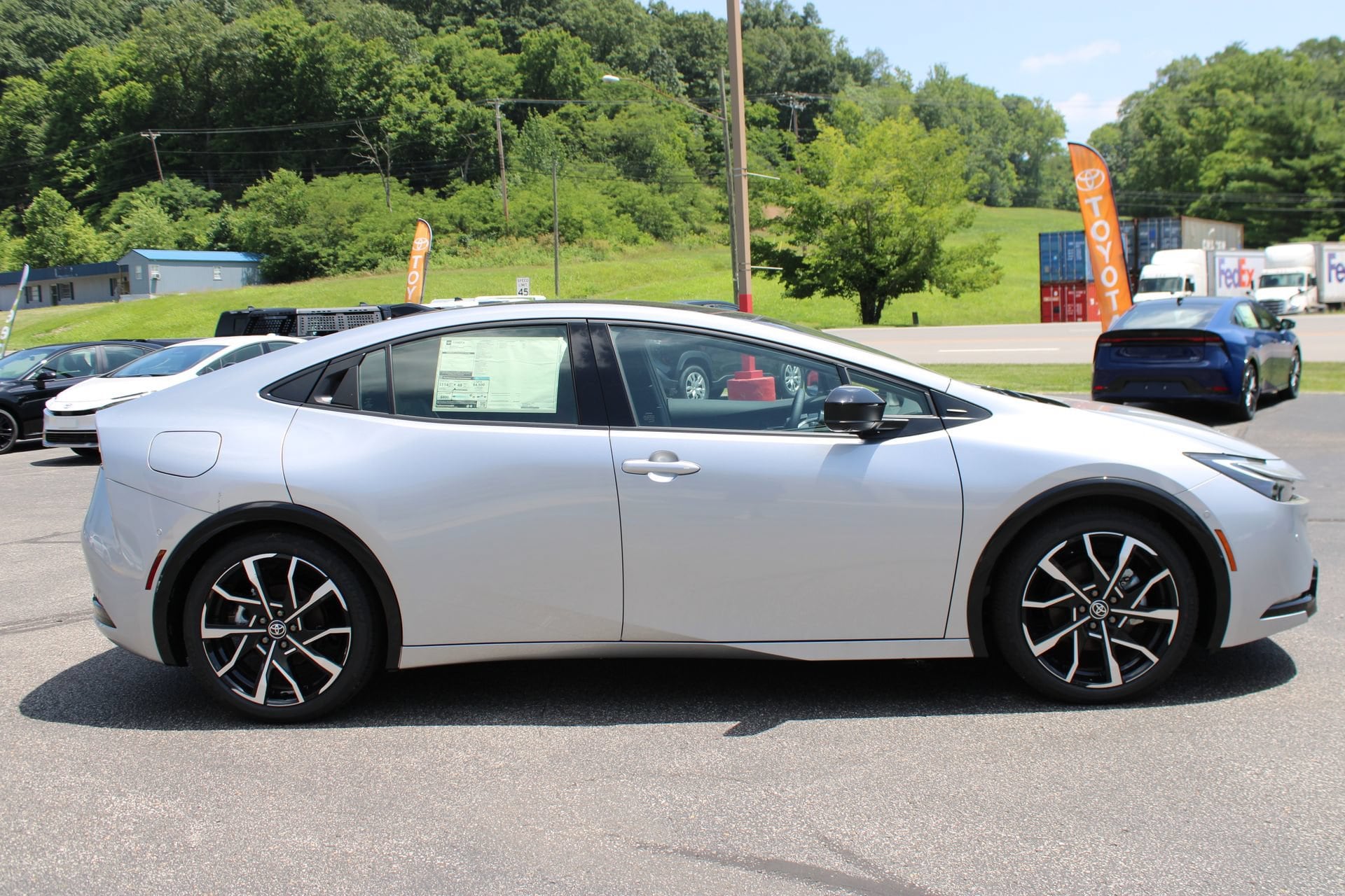 2026 Toyota Prius Plug-in Hybrid XSE Premium - Photo 6
