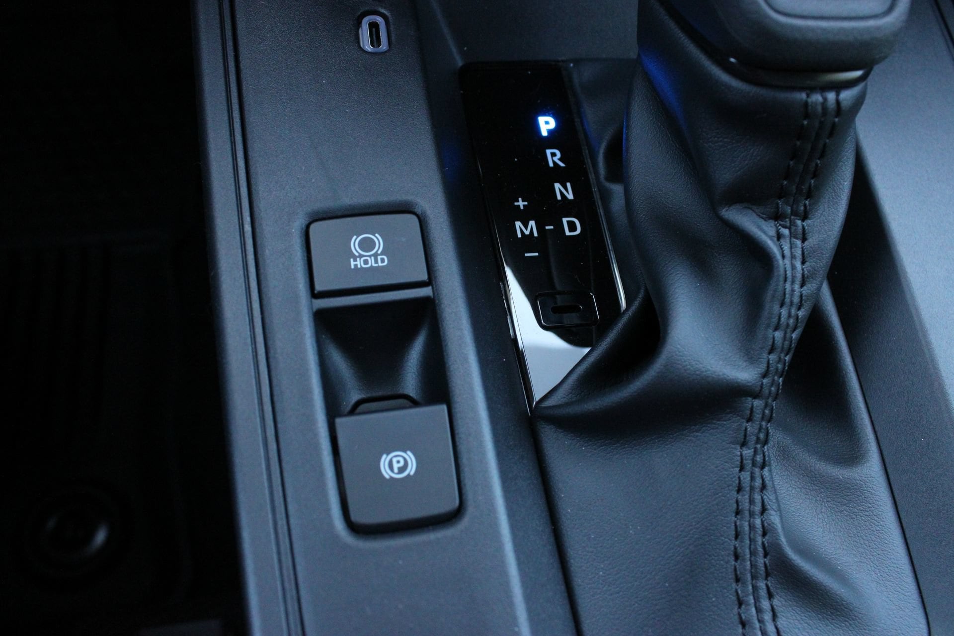 2026 Toyota Corolla Cross L - Photo 38