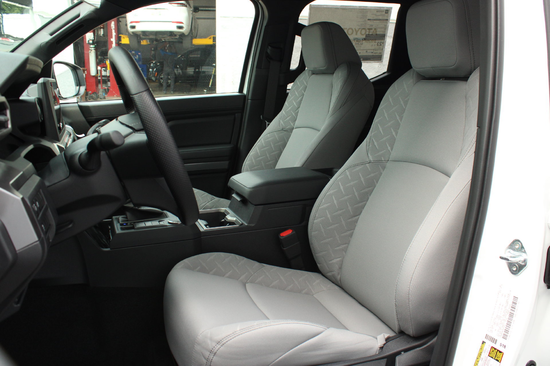 2026 Toyota Tacoma SR5 - Photo 18