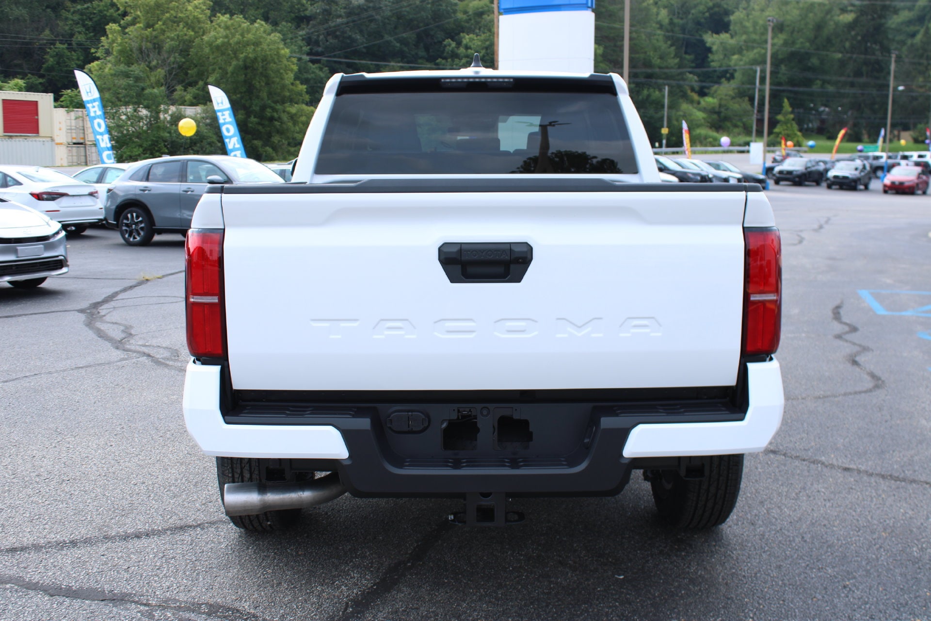 2026 Toyota Tacoma SR5 - Photo 8