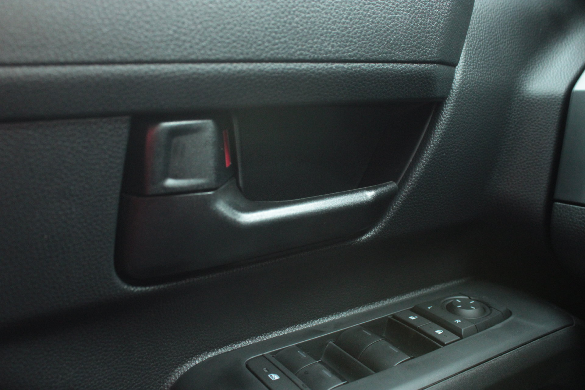 2026 Toyota Tacoma SR - Photo 27