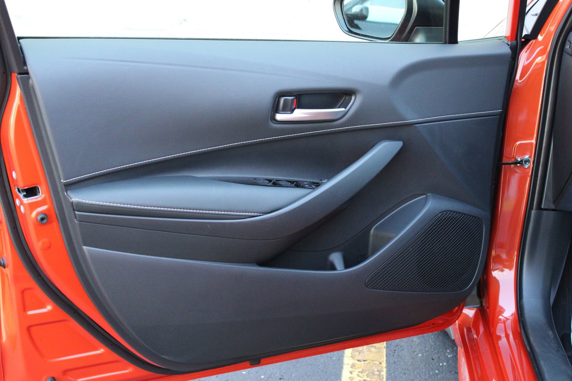 2026 Toyota Corolla Hatchback SE - Photo 13