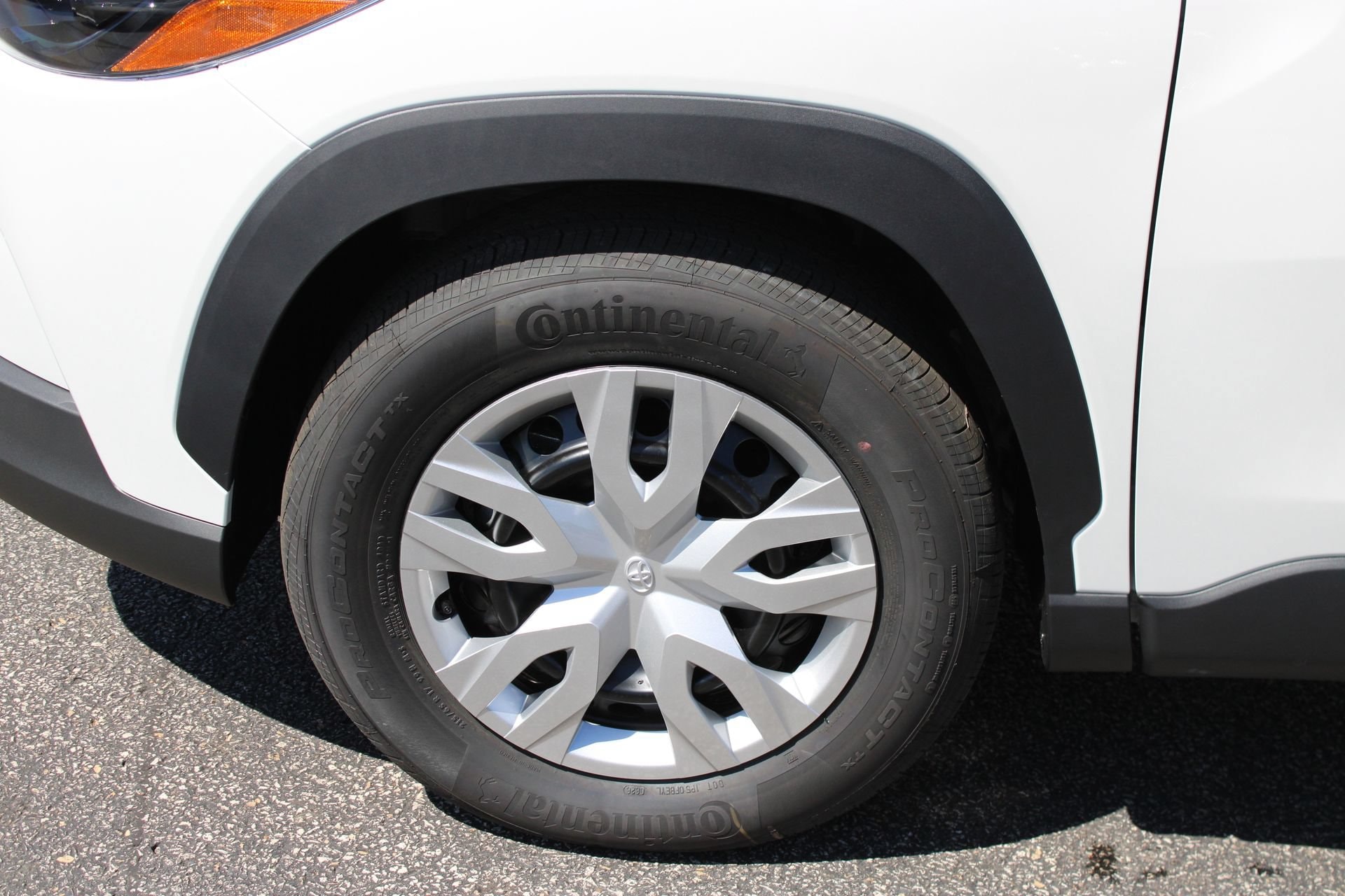 2026 Toyota Corolla Cross L - Photo 12
