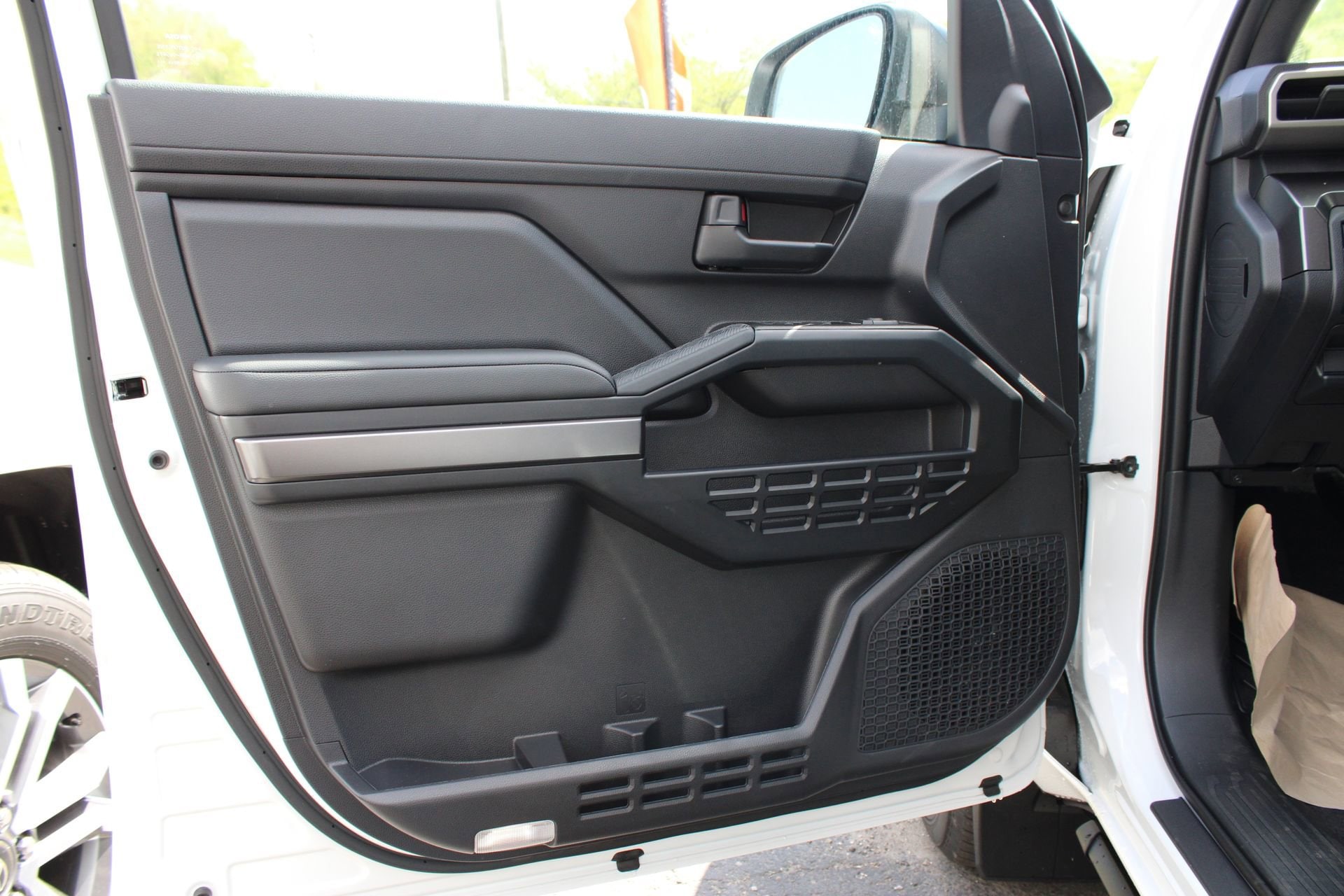 2026 Toyota 4Runner SR5 - Photo 13