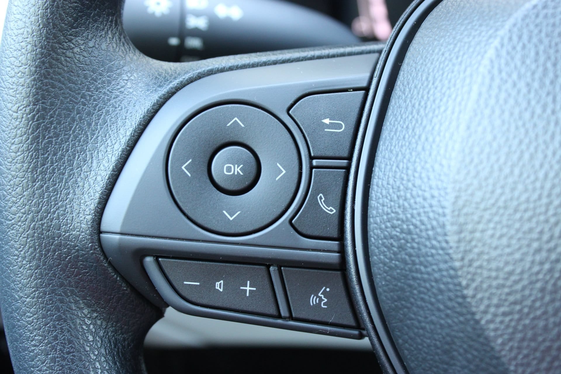 2026 Toyota Corolla Cross L - Photo 26