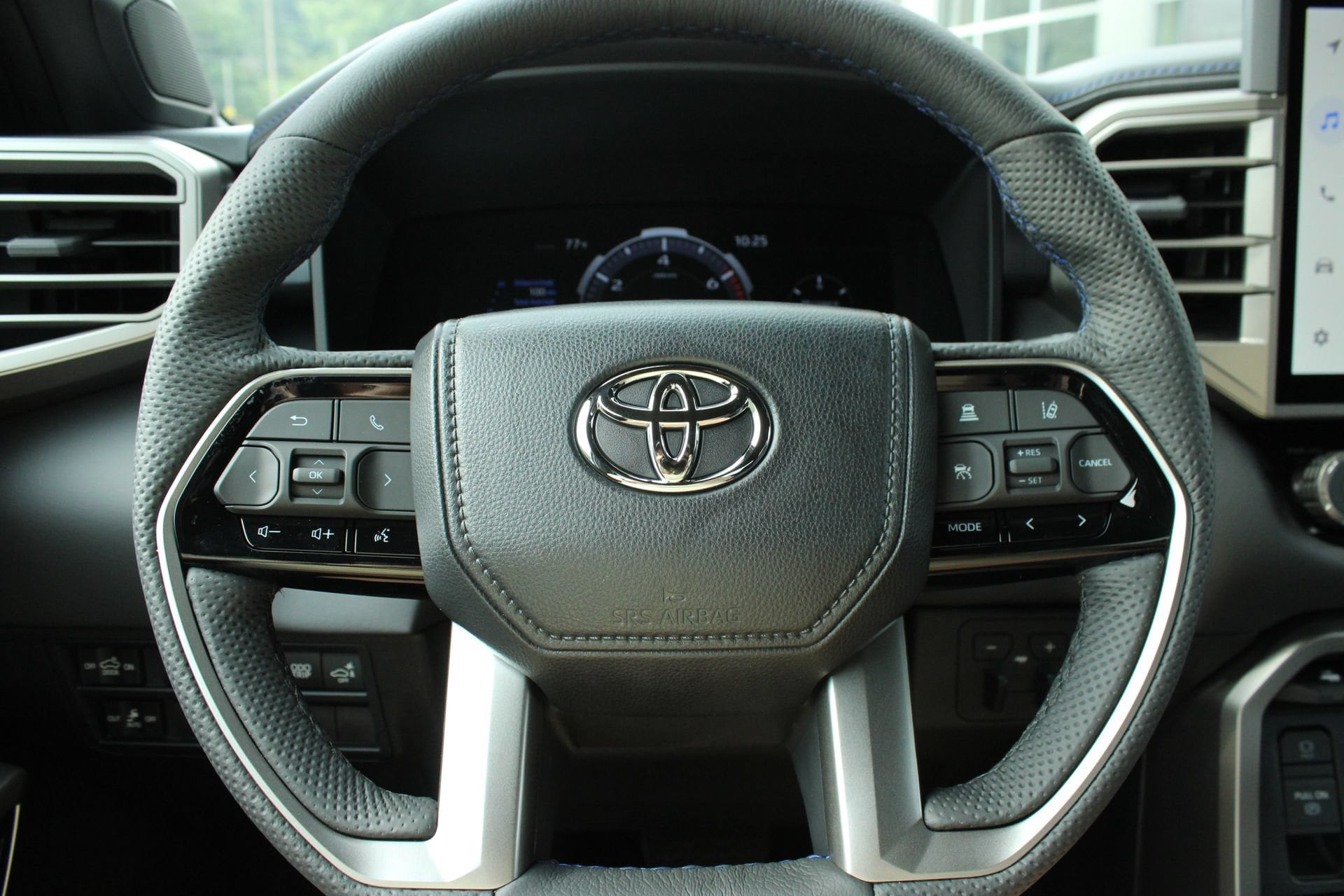 2026 Toyota Tundra Platinum - Photo 36
