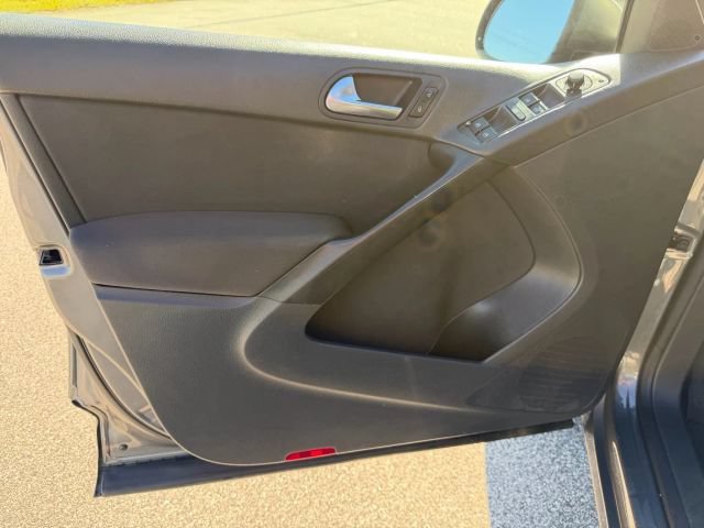 2014 Volkswagen Tiguan S - Photo 25