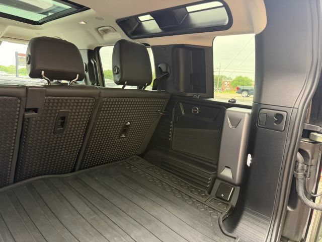 2022 Land Rover Defender SE - Photo 18