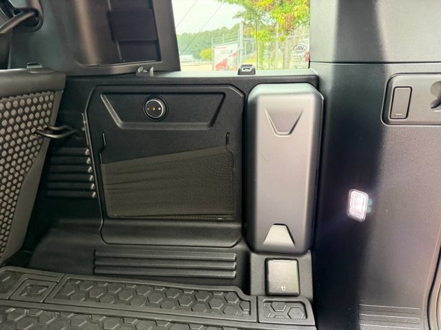 2022 Land Rover Defender SE - Photo 19