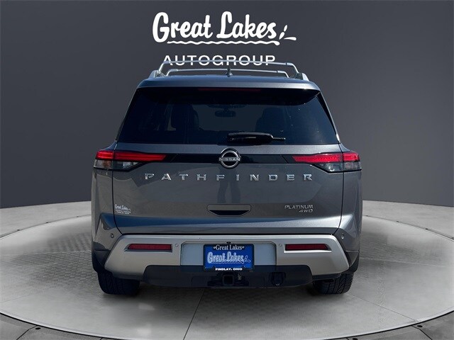 2022 Nissan Pathfinder Platinum photo 3