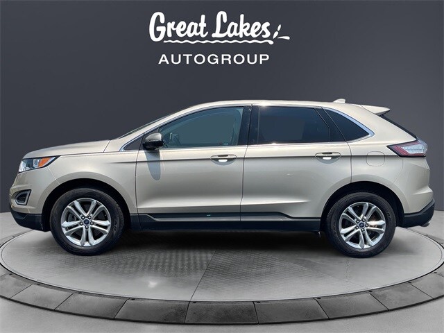 2018 Ford Edge Titanium photo 2