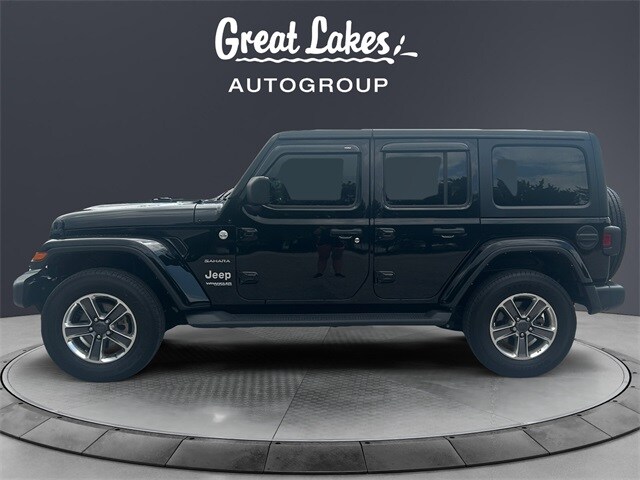 2021 Jeep Wrangler Unlimited Sahara photo 2