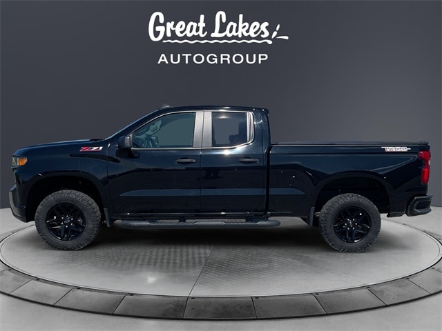 Used 2020 Chevrolet Silverado 1500 Custom with VIN 1GCRYCEH6LZ363130 for sale in Findlay, OH