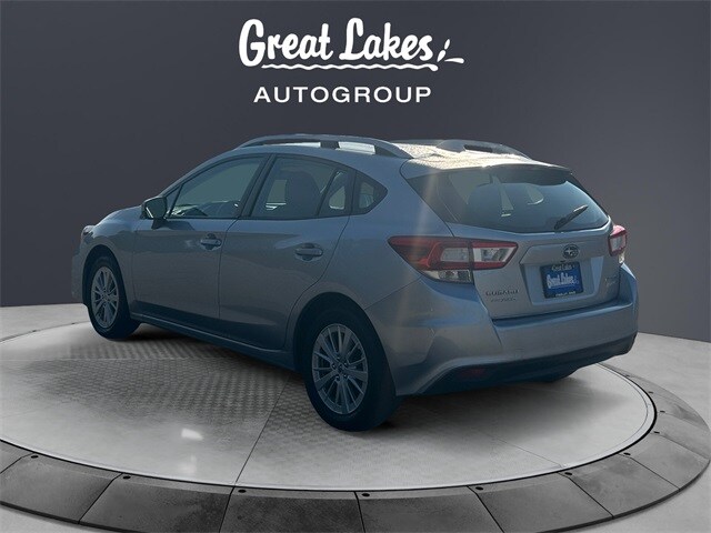 2017 Subaru Impreza 2.0i Premium photo 3
