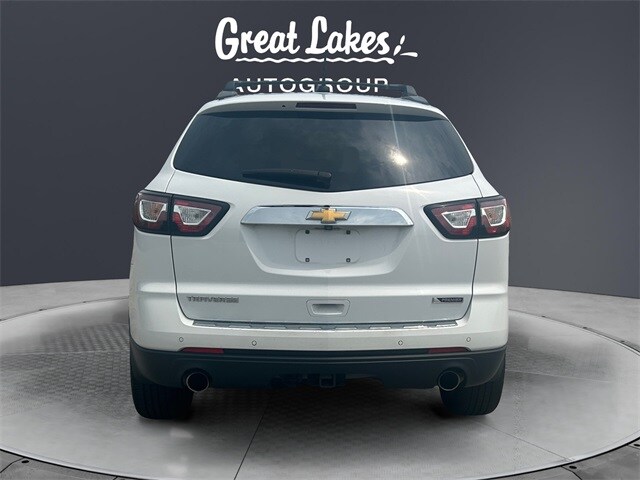 2017 Chevrolet Traverse Premier photo 4