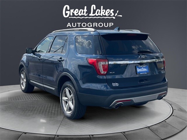 2016 Ford Explorer XLT photo 3