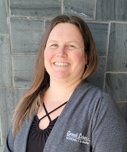 Staff member Emily Brown from ID_0ba35033ba88
