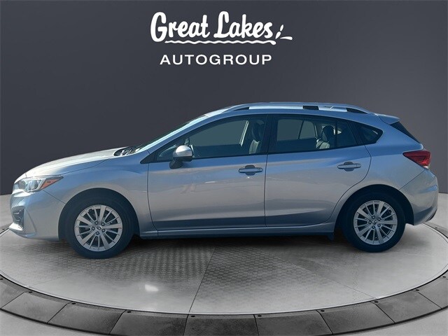 2017 Subaru Impreza 2.0i Premium photo 2