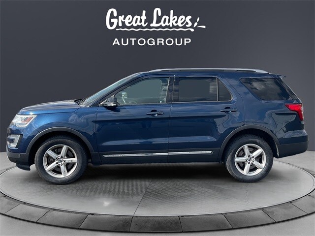 2016 Ford Explorer XLT photo 2